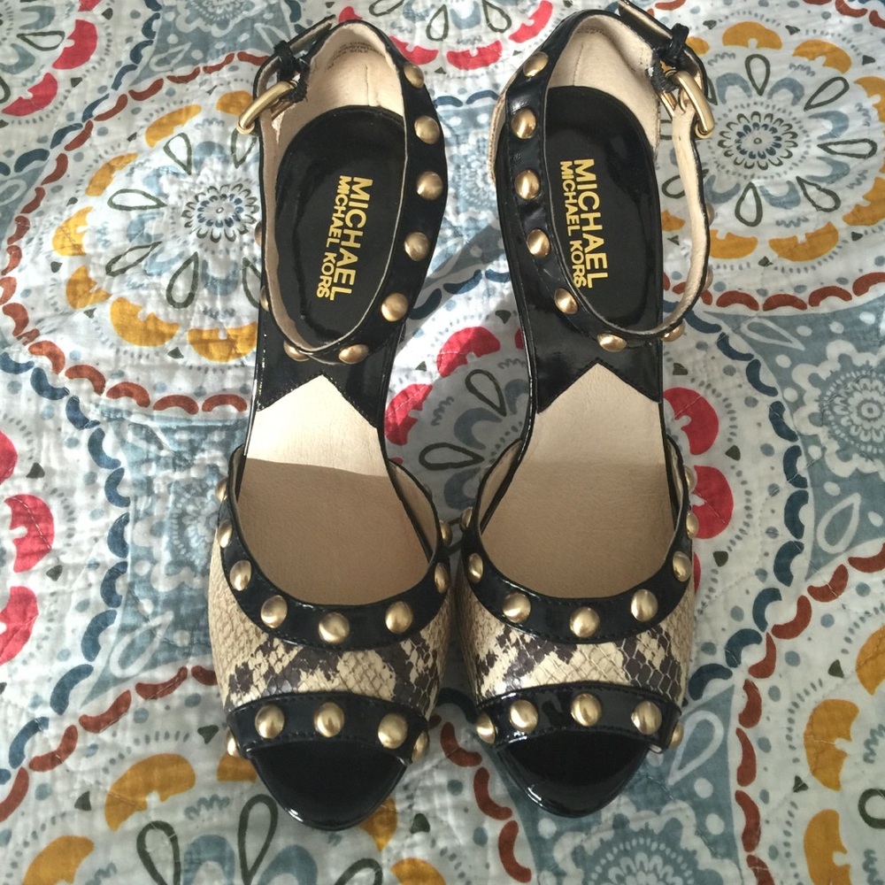 MICHAEL Michael Kors Black and Tan Heels